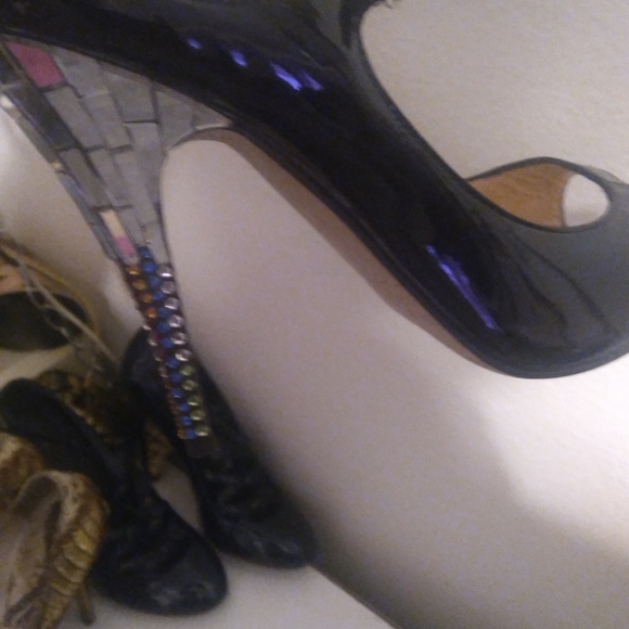 Heels - Picture 5 of 10